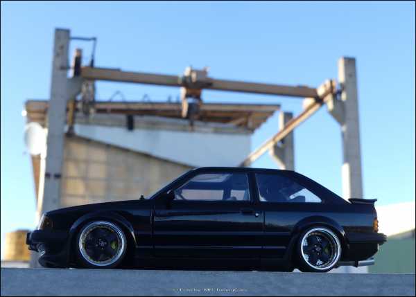 1:18 Ford Escort XR3i Black Edition Diecast